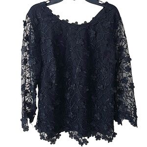 Classic black lace top , M round-neck long sleeve